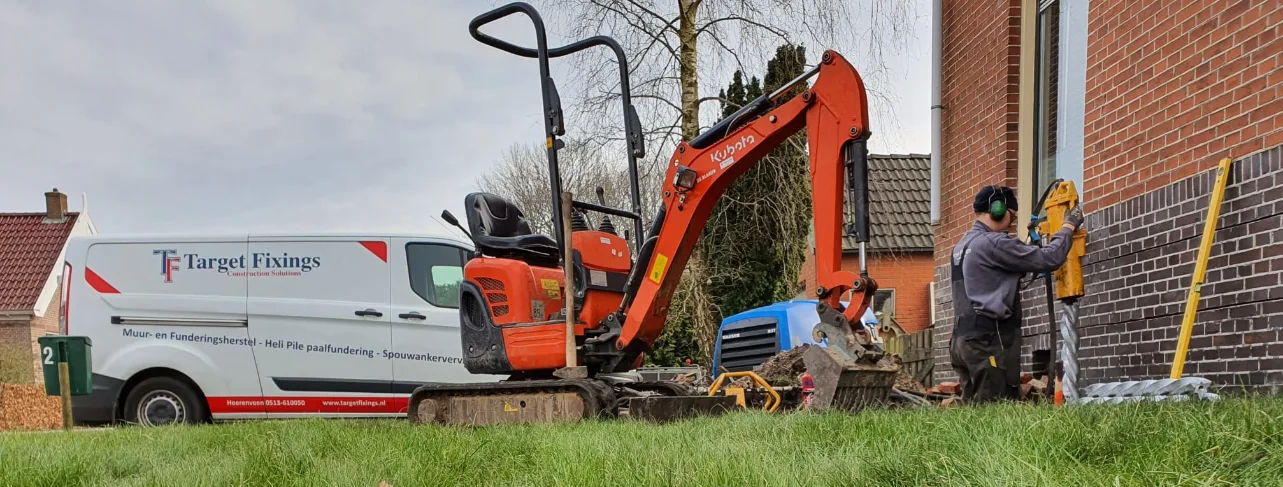 Werknemers van Target Structural in actie